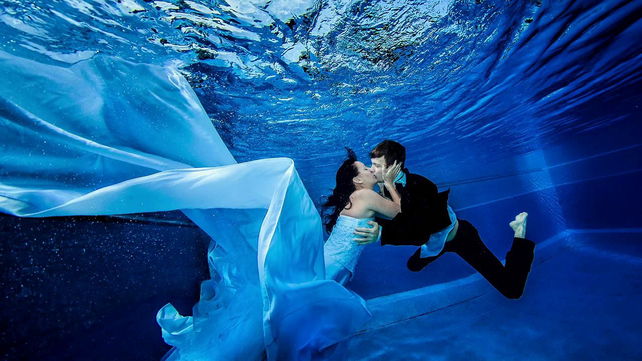HOT! Trào lưu chụp ảnh cưới dưới nước độc đáo và mới lạ